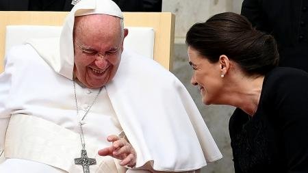 Francisco pidió a Hungría más apertura a los migrantes