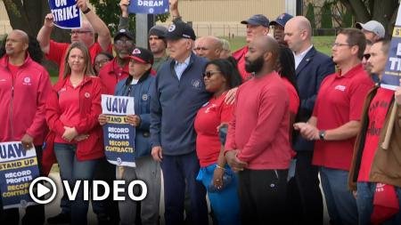 Biden visitó el piquete del sector automotor y le dio su apoyo al sindicato