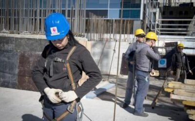 Crece el empleo de mujeres en el sector de la construcción