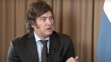 Milei defendió la privatización de los medios públicos y del fútbol