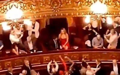 Abuchearon a Javier Milei en el Teatro Colón