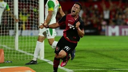 Newell's goleó a Defensa y Justicia en la despedida del "Gringo" Heinze