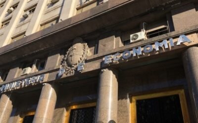 El miércoles se concretará la primera licitación de deuda con Caputo al frente de Economía