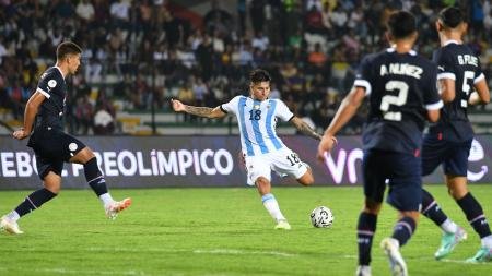 Argentina rescató un empate sobre la hora ante Paraguay en su debut preolímpico