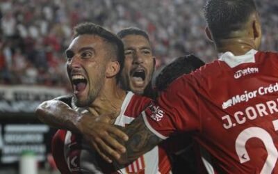 Estudiantes venció de local 2 a 0 a Newell’s y se afirmó en el segundo puesto del Grupo B