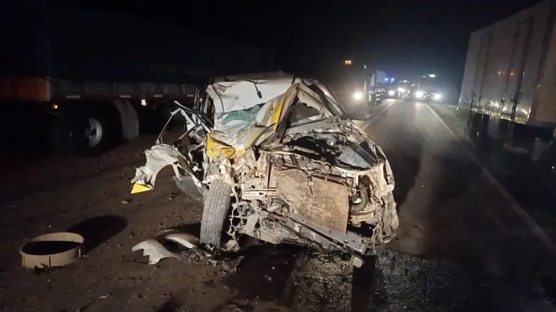 Es de Avellaneda y sobrevivió de milagro al destruir la camioneta contra un camión en Chaco