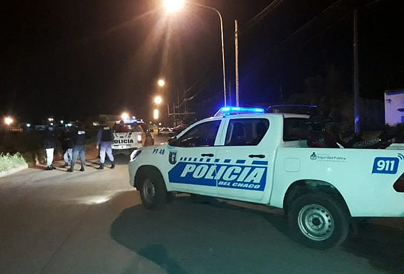 Policía en estado de ebriedad chocó a dos personas y se fugó: ya la detuvieron y suspendieron