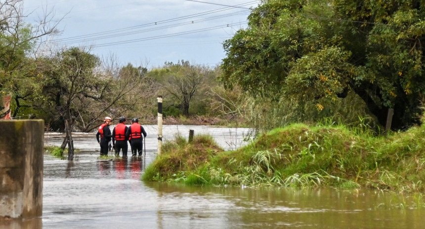 Inundaciones en Buenos Aires: encontraron muerto a uno de los puesteros desaparecidos y ya son dos las víctimas por el temporal