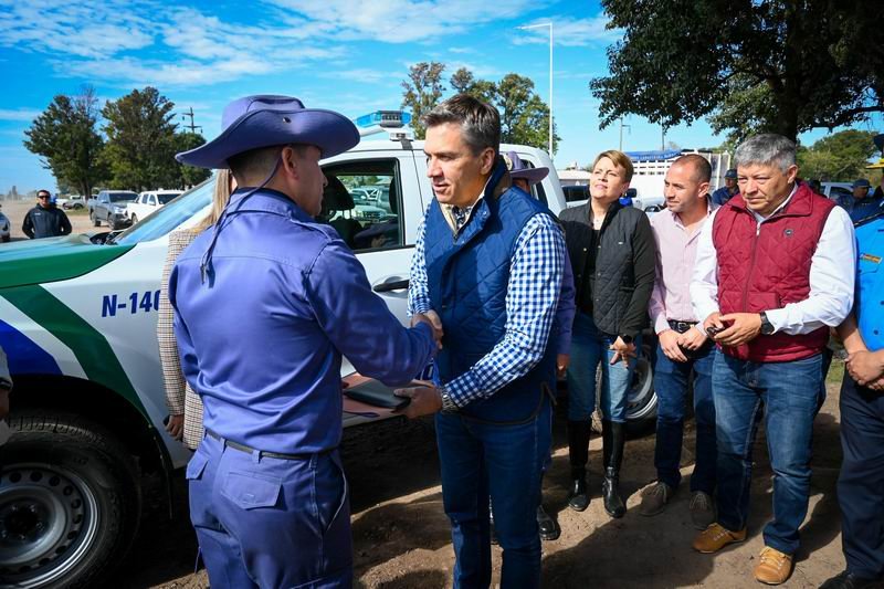 Zdero entregó un patrullero nuevo para la Policía Rural de Presidencia de la Plaza