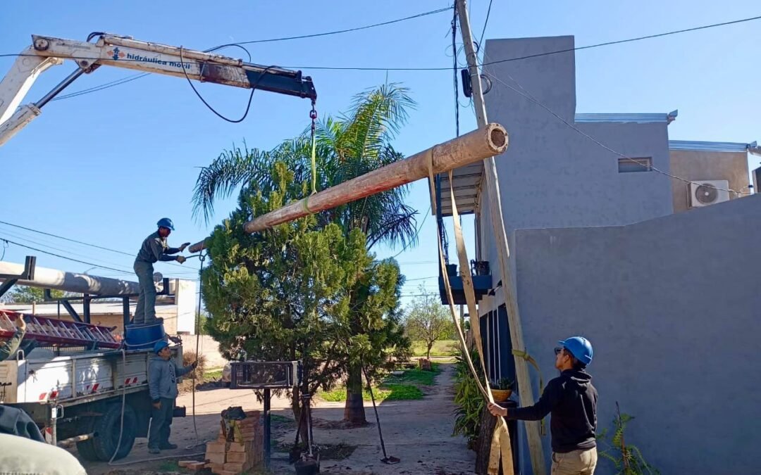 SECHEEP amplía el servicio eléctrico en Castelli y El Sauzalito
