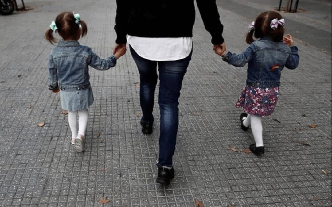 Según el INDEC, criar un hijo en Argentina cuesta más de 430 mil pesos