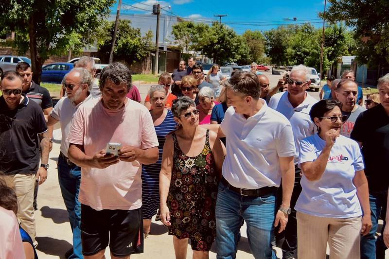 Avanza el pavimento en villa Elisa con aporte vecinal y obras complementarias