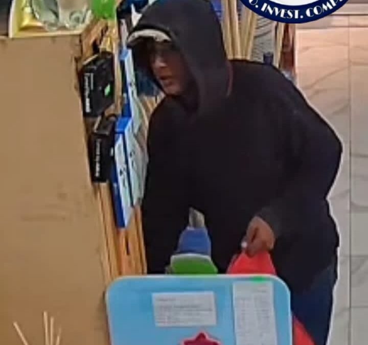 Atraparon al sujeto que ingresó por la ventanilla de un 24 horas y sustrajo dinero y mercadería