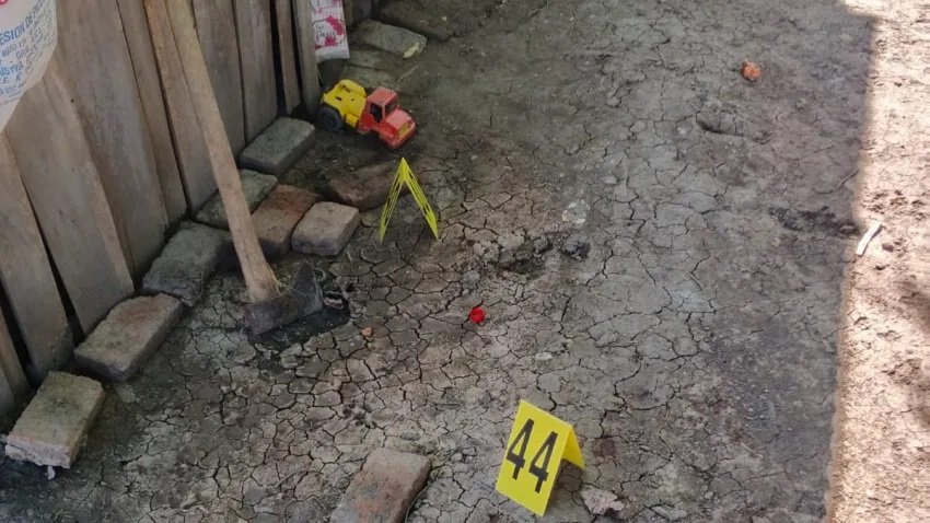 Machagai: buscan a un hombre que apuñaló en el cuello a su mujer y a su hijo y huyó