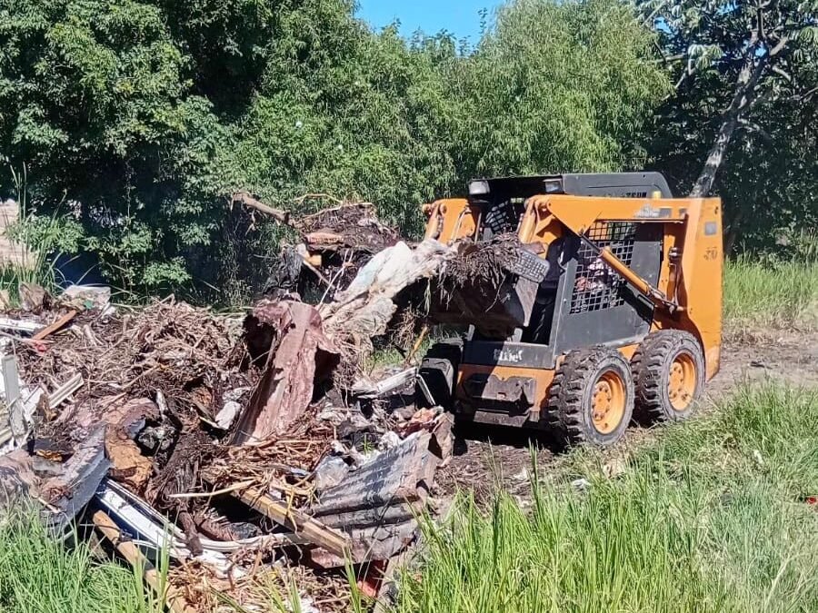 Operativo conjunto para proteger la laguna Villa Chica: retiraron relleno y una vivienda ilegal